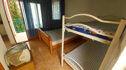 Radhime House | Ramo's Cozy Beachside Haven with Panoramic Views - 3rd