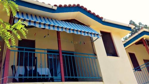 Radhime House | Ramo's Cozy Beachside Haven with Panoramic Views - 4th