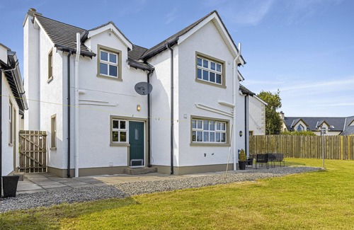 Ballycastle House | Ramoan House - Luxury 4 bedroom Holiday Home