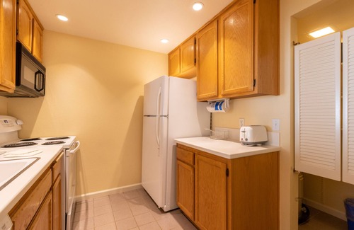San Diego Country Estates Hotel | Ramona Country Living! 4 Relaxing Units w/Pool Access & Full Kitchen!