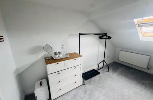 Woodside House | Ramonas Room