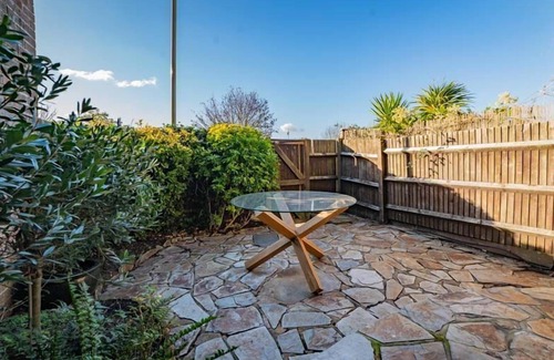 Gosport House | Rampart View - a house that sleeps 6 guests in 3 bedrooms