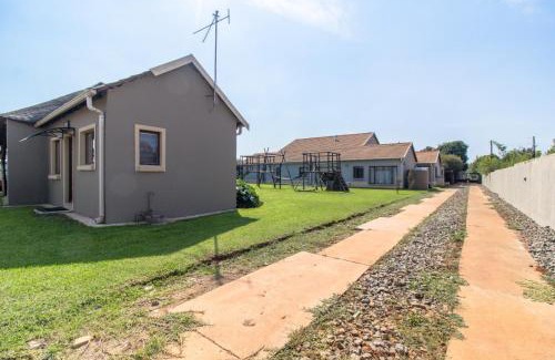 Henley on Klip Apartment | Rams Guest Suite-Toasty Bonfire&No Loadshedding