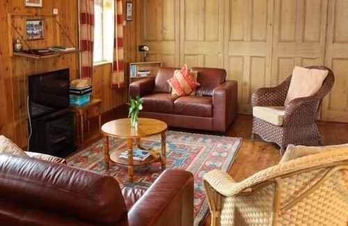 Old Bolingbroke Cottage | RAMSDEN HALL, character holiday cottage, with a garden in Spilsby