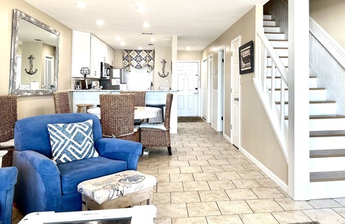 Sunnyside Condo | Ramsgate Harbour #20, Sleeps 6, Two Balconies, Pool, West End Of PCB,Renovated