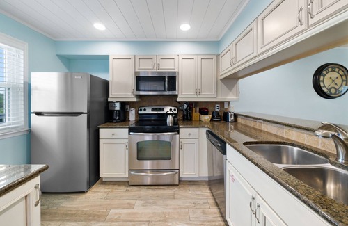 Sunnyside Condo | Ramsgate One Level Gulf Front. New Remodel 2br 2ba
