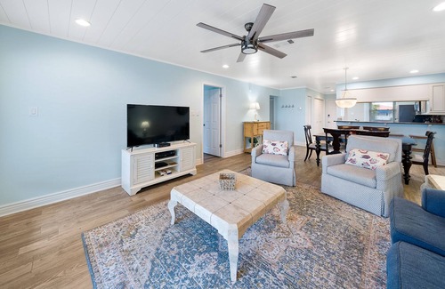 Sunnyside Condo | Ramsgate One Level Gulf Front. New Remodel 2br 2ba