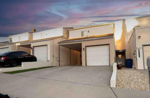 Biggs Field House | Ranch Glam Townhome with Indoor Fireplace
