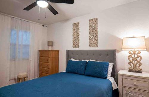 Biggs Field House | Ranch Glam Townhome with Indoor Fireplace