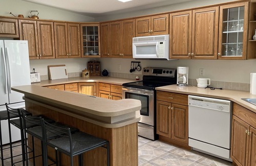 Kootenay Boundary House | Ranch Guesthouse - CALL FOR AVAILABILITY