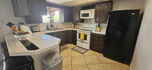 Paradise House | Ranch home sleeps 16ppl