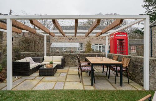 Inverurie House | Ranch House Cottage, Pet Friendly Stay, Inverurie