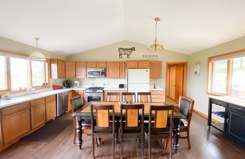 Elizabeth House | Ranch life, 300 acres! 10 mile views., trails, animals, swimming pool, golf