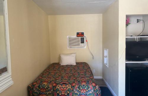 Laytonville Hotel | Ranch Valley Express Inn