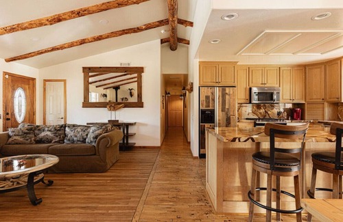 Baldwin Lake House | Rancharillo w/Hot Tub in Big Bear
