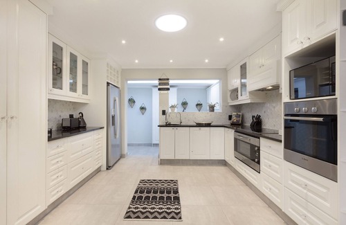 West Beach House | Rancho Relaxo - Five Bedroom House, Sleeps 10