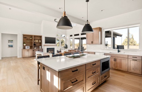 Powell Butte House | Ranchview Brasada home 4bd/3ba + Hot tub