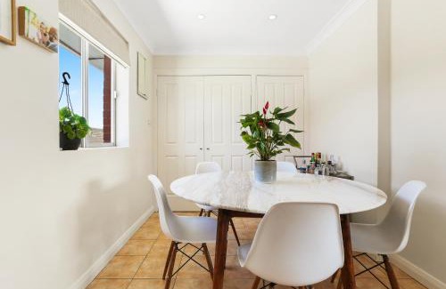 Randwick Apartment | Randwick l 3 Bedroom Apartment + Parking