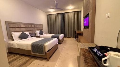 Adimaly Hotel | Rangers foot hills munnar