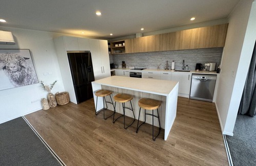 Twizel House | RangeView Retreat, Twizel.