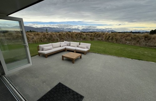 Twizel House | RangeView Retreat, Twizel.