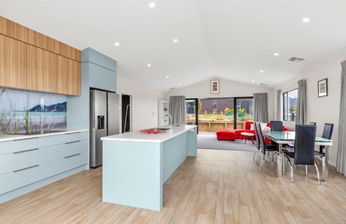 Raglan House | Rangitahi Retreat - Raglan Holiday Home