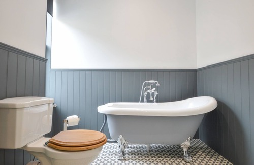 Oban Hotel | Raniven