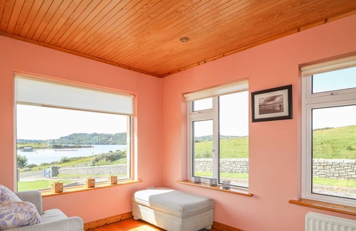 Fivemilebourne House | RANNY ROE, pet friendly, with open fire in Portsalon, County Donegal