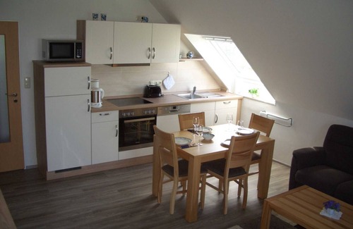 Werdum Apartment | Rapeseed blossom - Ferienhof Mittag