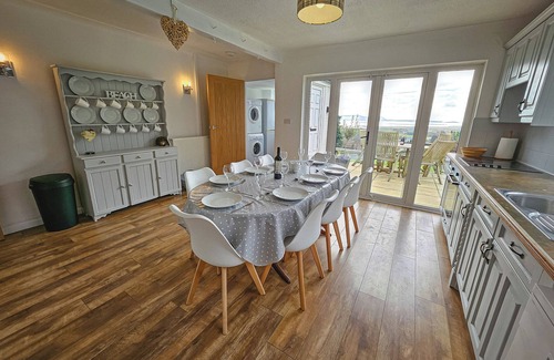 Pembrey Cottage | RAPHAEL HOUSE, pet friendly, with hot tub in Burry Port