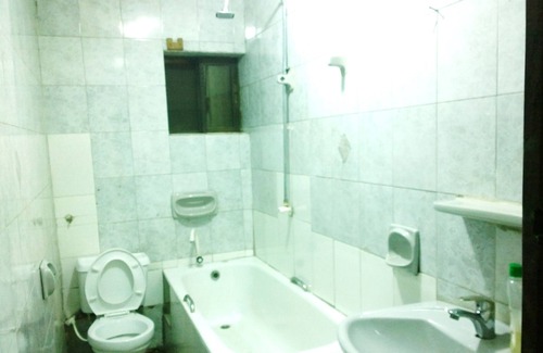 Somolu Apartment | Raphael's Place with Kitchen, Washing Machine and Free Wifi