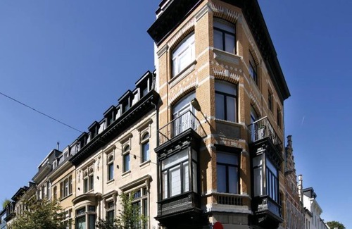 Antwerp Apartment | Raphael Suites