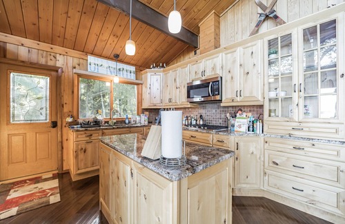Presque Isle House | Rapid Retreat - Kayaks, Paddleboards & Swimming – Summer Fun at Your Doorstep!