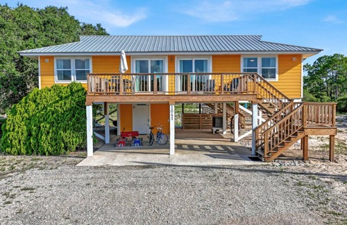 St. George Island House | RARE 3 BR home across from beach, private pool, bikes, pet friendly, sleeps 9!