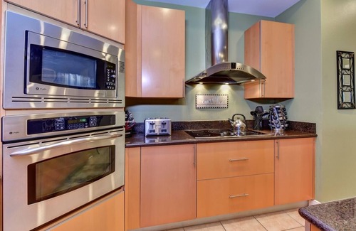 Daytona Beach Condo | Rare 4 Bd/3 Ba 2,900+ Sq ft Oceanfront Luxury Condo w Huge Balcony & Grill