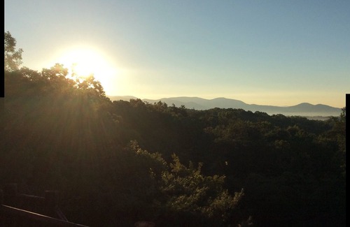Ellijay Cabin | ❤Rare 5 Bed Private Luxury Lodge w/Stunning Views- Pool Table, Hot Tub, Firepit
