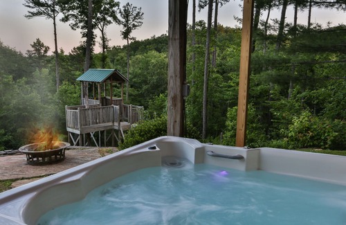 Ellijay Cabin | ❤Rare 5 Bed Private Luxury Lodge w/Stunning Views- Pool Table, Hot Tub, Firepit
