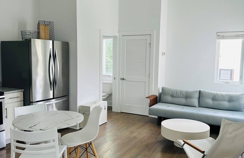 Chestnut Hill House | RARE FIND - 1 Bed 2 Bath Modern Private Oversized Garage City Skyline Views
