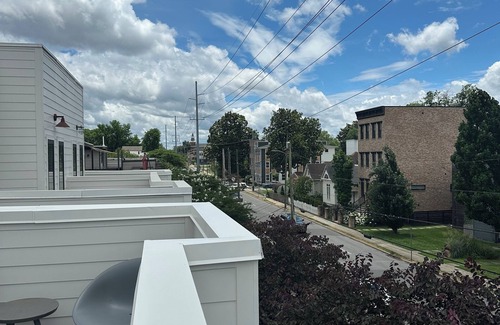 Chestnut Hill House | RARE FIND - 1 Bed 2 Bath Modern Private Oversized Garage City Skyline Views