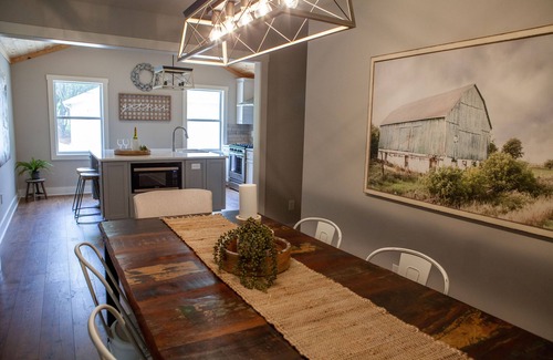 Lake Oconee House | RARE FIND – Beautifully decorated 4B/4.5B Lakefront Getaway! Centrally located
