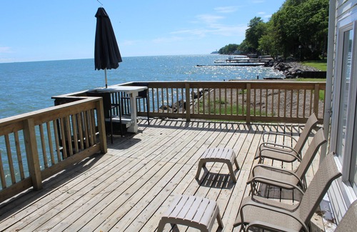 Town of Essex Cottage | Rare Find : Breathtaking Lakeview From Three Directions! Family Friendly
