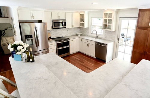 Arnold Cottage | Rare find! Chic cottage, salt water heated pool May 15-Oct15.