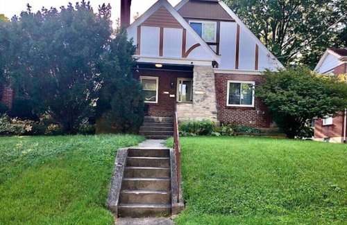 West Price Hill House | Rare Find Cozy 2 Bedroom Close to Downtownn