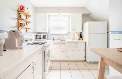West Price Hill House | Rare Find Cozy Apartment Close to Downtownn