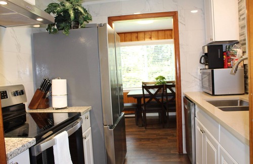 Federal Way House | Rare find. House private, nice, peaceful and quiet. Renovated 08/2023.