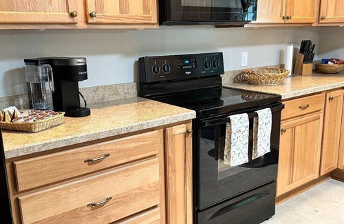 The Villages House | Rare find in Historic Orange Blossom 3/2 with golf cart