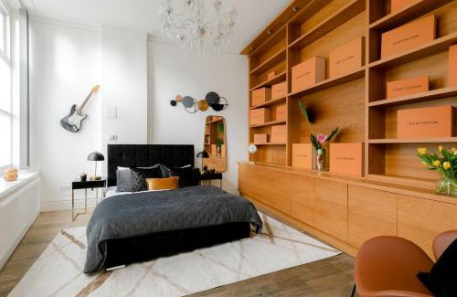 Soho Apartment | RARE FIND off Oxford St! SOHO 5bed Design House For XXL Groups