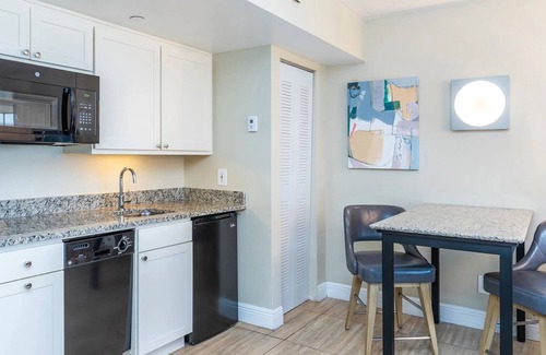 Fort Myers Beach Apartment | Rare Find! Pool View, Balcony, Outdoor Pool, Onsit