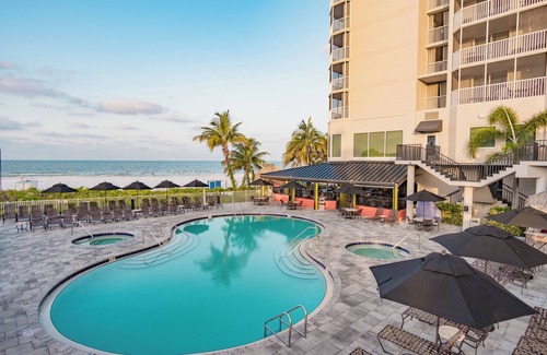 Fort Myers Beach Apartment | Rare Find! Pool View, Balcony, Outdoor Pool, Onsit