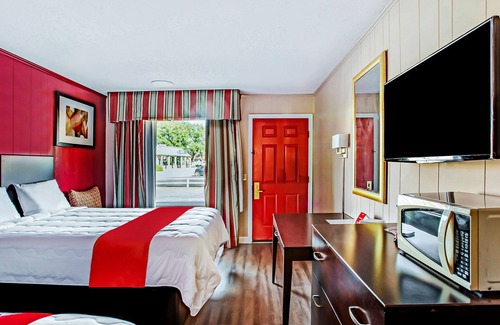 Ridgeland House | Rare Gem! 4 Great Units, Free Parking, Near Sgt. Jasper Golf Club